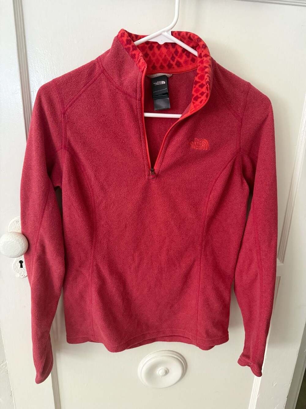 The North Face Women's 1/4 Zip Fleece Pullover Red